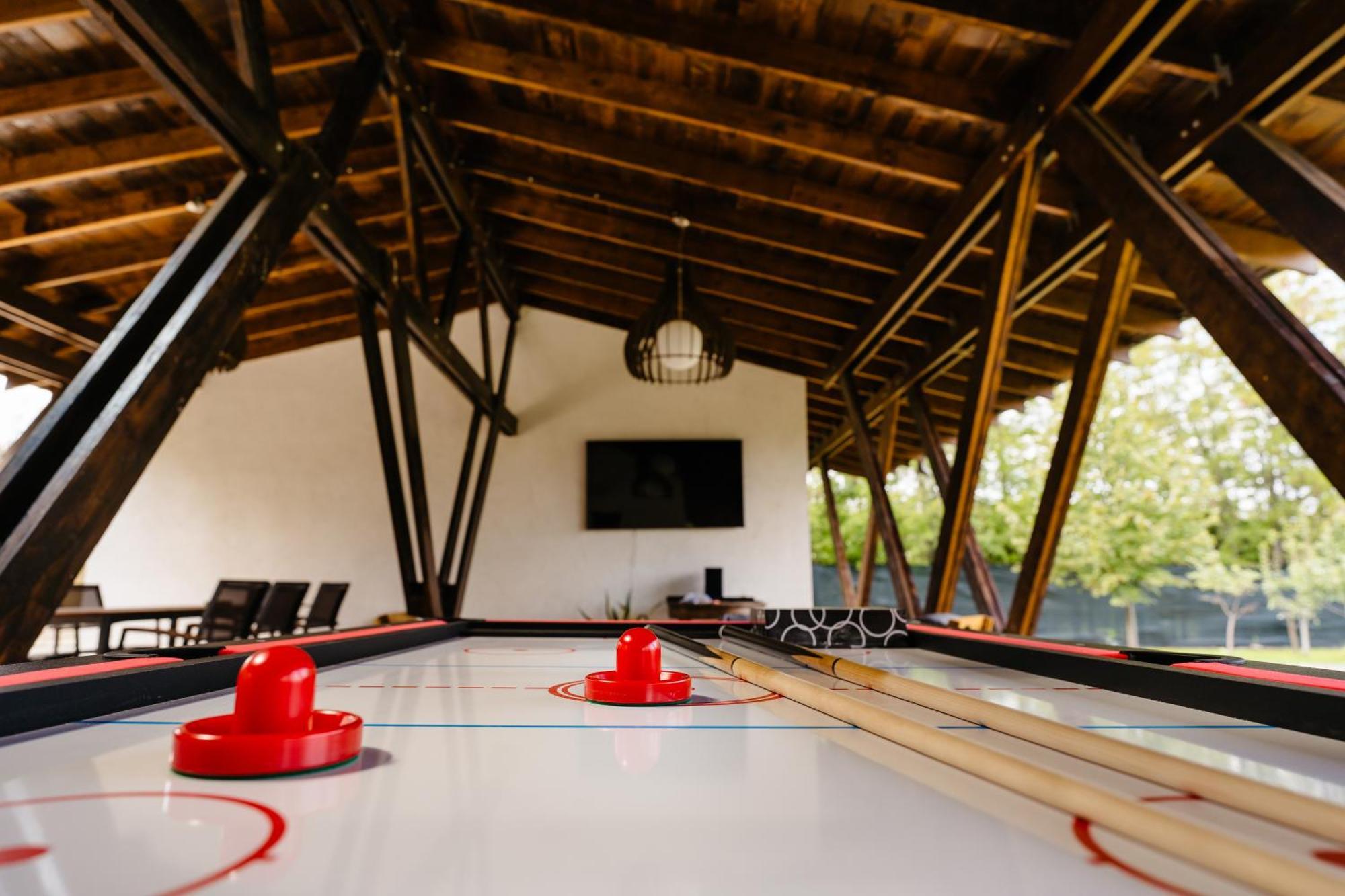 The Tribe Alpaca Retreat Hotel Branesti ภายนอก รูปภาพ