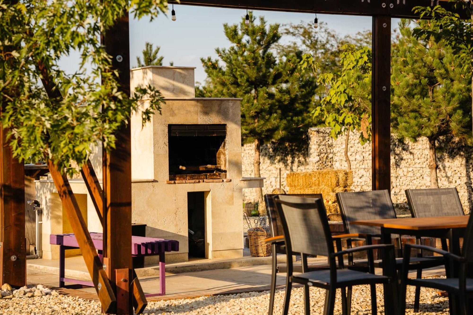 The Tribe Alpaca Retreat Hotel Branesti ภายนอก รูปภาพ